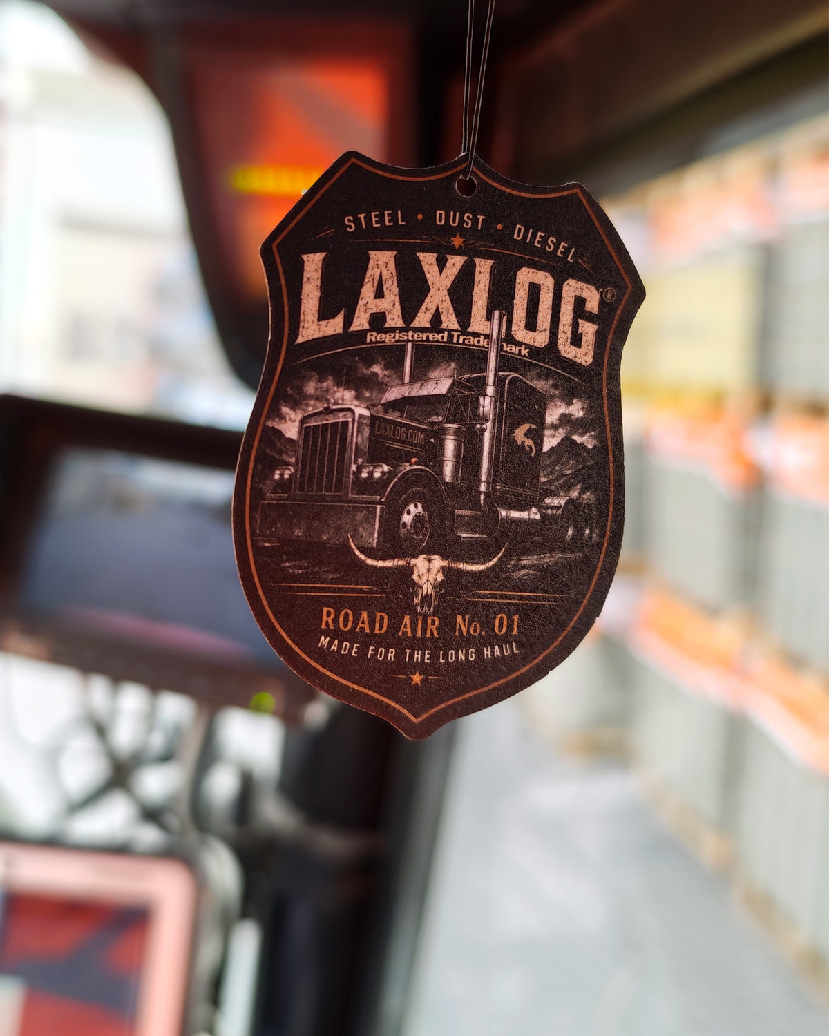 LAXLOG Road Air No. 01 – Black Cabin